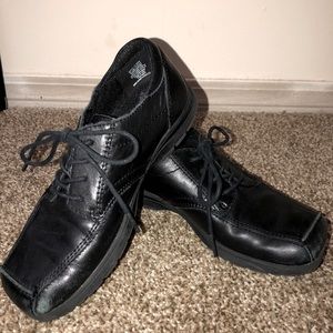 Kenneth Cole boys black leather dress shoe
